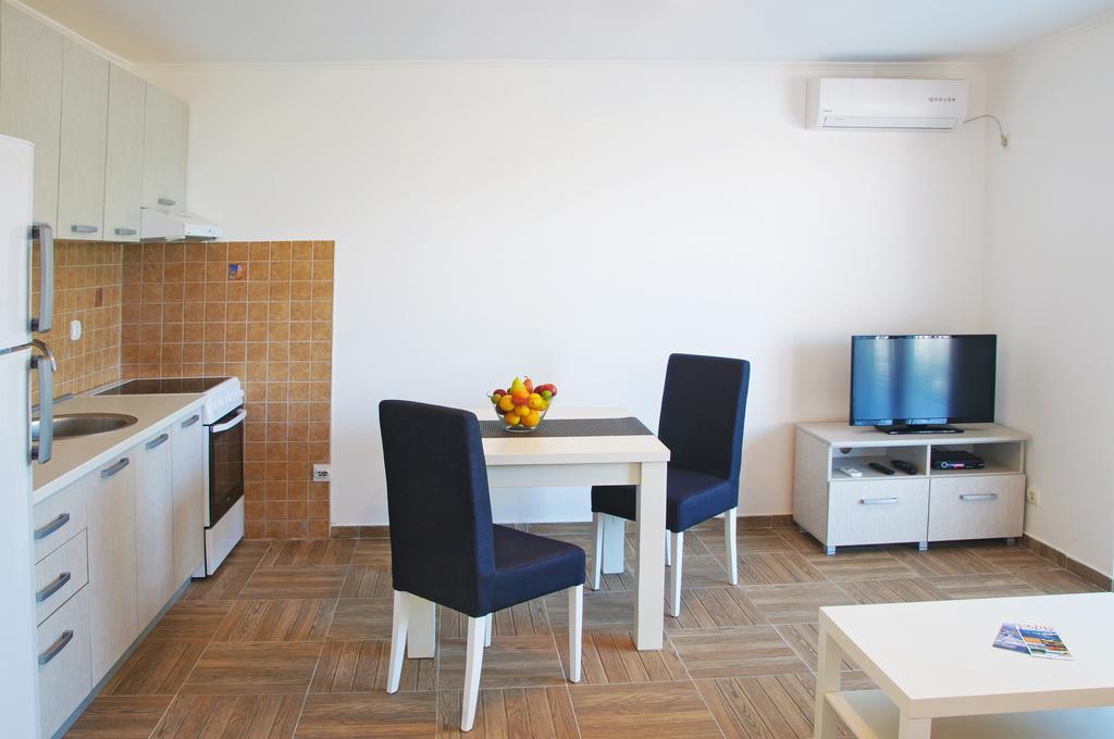 Apartmani Tivat Kaludjerovic Kamer foto
