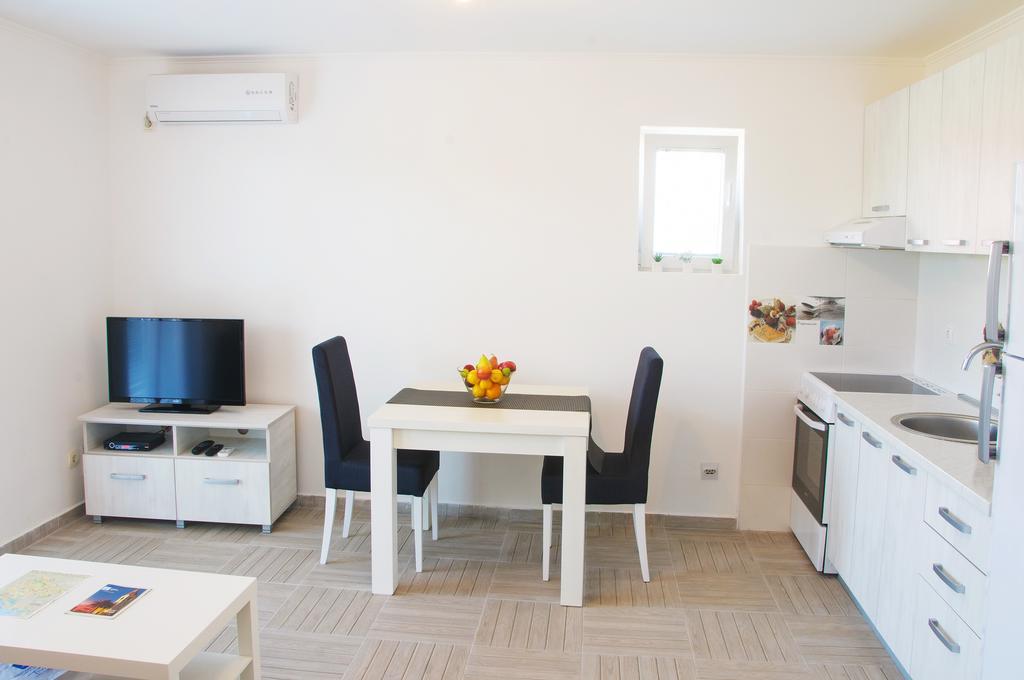 Apartmani Tivat Kaludjerovic Kamer foto