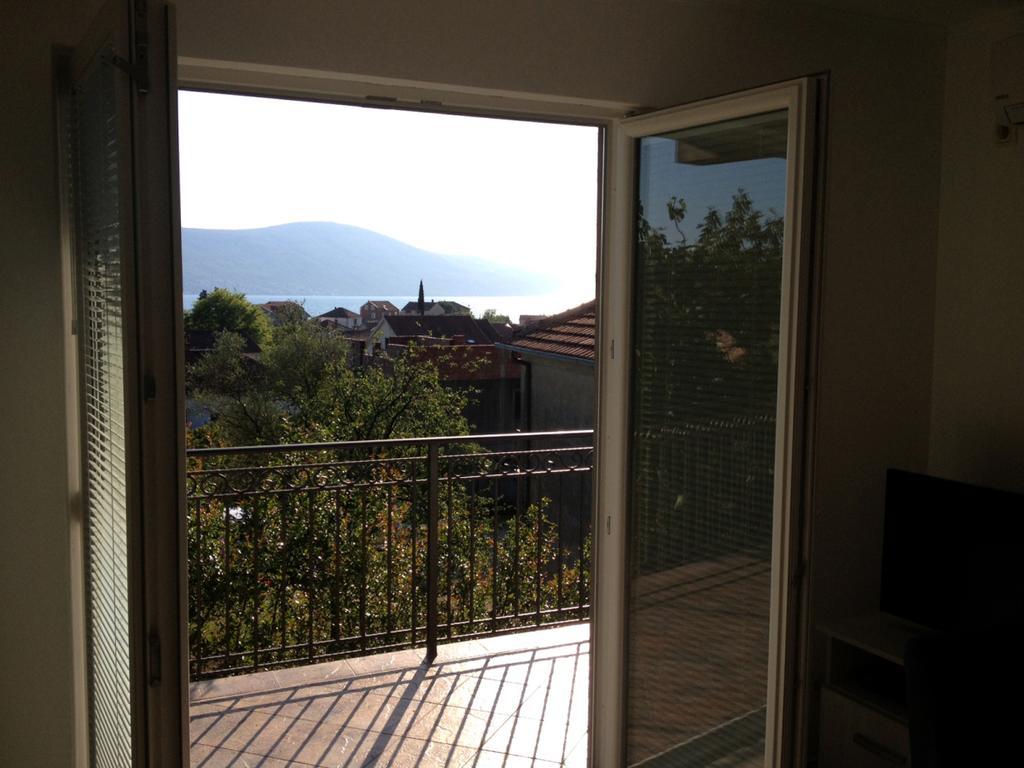 Apartmani Tivat Kaludjerovic Kamer foto